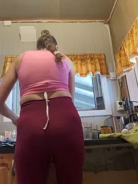 Snapshot of Midnight_Munch chatting on February 25, 2026, 8:35 am Midnight Munch online show from February 25, 2026, 8:35 am