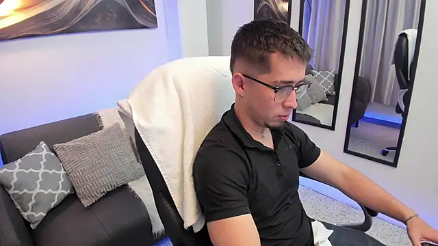 Tommas Jhonson online show from March 17, 2026, 3:44 am