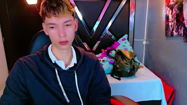 Snapshot of Liam_Green1 chatting on February 23, 2026, 12:02 pm Liam Green1 online show from February 23, 2026, 12:02 pm