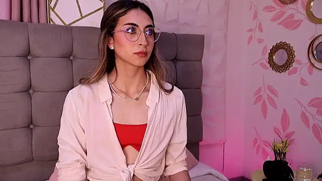 Snapshot of EmmaClark__ chatting on February 28, 2026, 3:24 pm EmmaClark online show from February 28, 2026, 3:24 pm