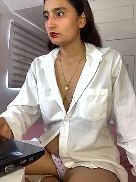 Snapshot of -BabyLuna chatting on February 21, 2026, 2:18 pm -BabyLuna online show from February 21, 2026, 2:18 pm