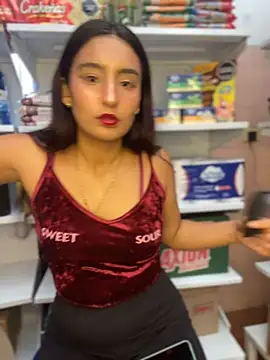 Snapshot of -BabyLuna chatting on April 7, 2026, 12:16 pm -BabyLuna online show from April 7, 2026, 12:16 pm