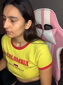 Snapshot of -BabyLuna chatting on April 8, 2026, 12:38 pm -BabyLuna online show from April 8, 2026, 12:38 pm