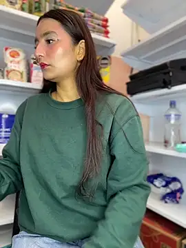 Snapshot of -BabyLuna chatting on April 9, 2026, 12:32 pm -BabyLuna online show from April 9, 2026, 12:32 pm