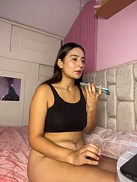 Snapshot of -BabyLuna chatting on April 14, 2026, 1:06 pm -BabyLuna online show from April 14, 2026, 1:06 pm