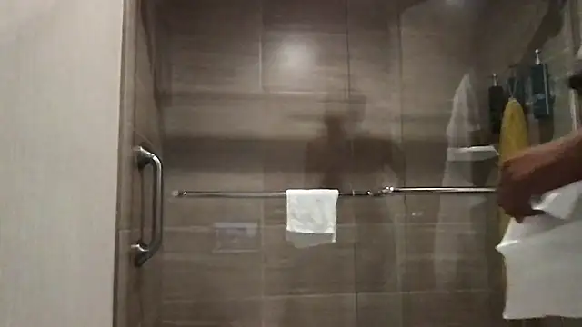 bisexualbeauty50 online show from February 25, 2026, 4:05 pm