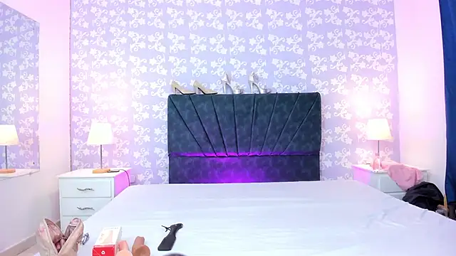 Snapshot of _MilaRose_ chatting on February 25, 2026, 7:23 pm MilaRose online show from February 25, 2026, 7:23 pm