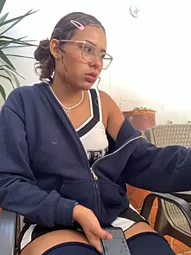 Snapshot of Rylia chatting on February 27, 2026, 1:33 pm Rylia online show from February 27, 2026, 1:33 pm