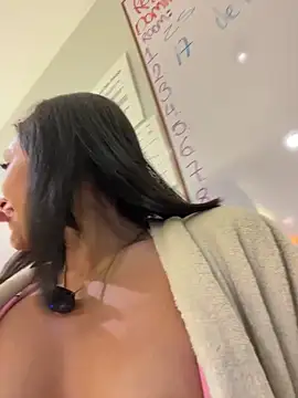 Nanda vixen  online show from May 15, 2026, 11:12 pm