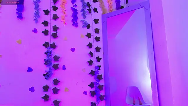 Ariana Castillo   online show from February 25, 2026, 1:21 pm