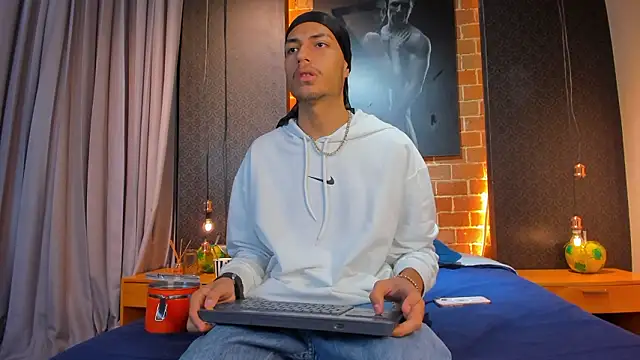 ItsZairen online show from February 8, 2026, 3:54 am