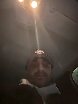 Snapshot of elia2711 chatting on February 15, 2026, 5:20 pm elia2711 online show from February 15, 2026, 5:20 pm