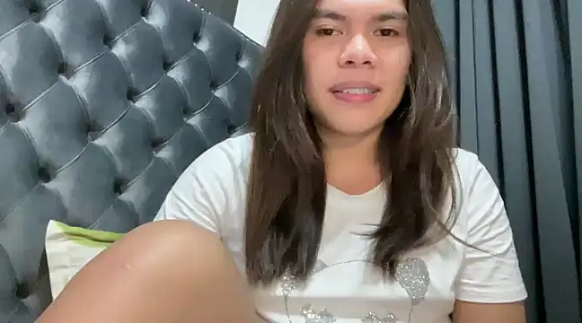 Snapshot of Mooree_naba chatting on December 28, 2024, 12:24 pm Mooree naba online show from December 28, 2024, 12:24 pm