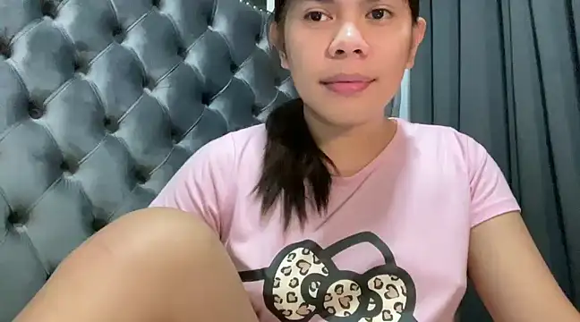 Snapshot of Mooree_naba chatting on January 6, 2025, 8:14 am Mooree naba online show from January 6, 2025, 8:14 am