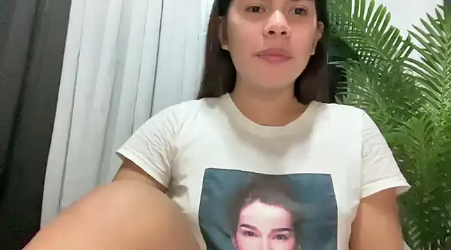 Snapshot of Mooree_naba chatting on January 20, 2025, 8:30 am Mooree naba online show from January 20, 2025, 8:30 am