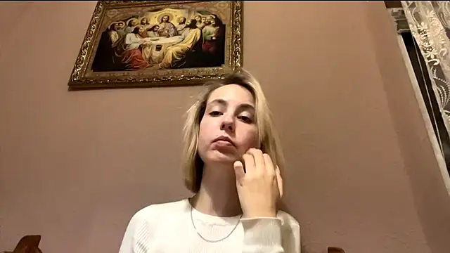 Snapshot of CharmingBlonde chatting on February 8, 2026, 6:00 pm CharmingBlonde online show from February 8, 2026, 6:00 pm