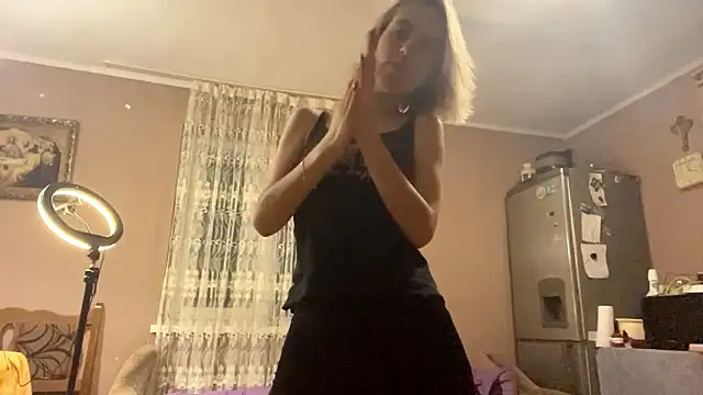 Snapshot of CharmingBlonde chatting on February 13, 2026, 8:16 pm CharmingBlonde online show from February 13, 2026, 8:16 pm