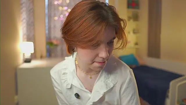 Snapshot of BelleHayton chatting on February 15, 2026, 5:59 am BelleHayton online show from February 15, 2026, 5:59 am