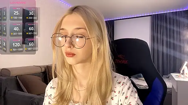 TaliCaan online show from March 25, 2026, 1:50 pm