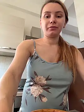 AlessiaandJay online show from May 11, 2026, 4:26 pm