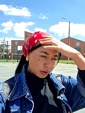 Snapshot of Zafira_glow chatting on February 25, 2026, 3:32 pm Zafira glow online show from February 25, 2026, 3:32 pm