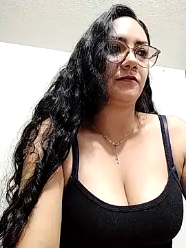 Salma-sweet online show from April 7, 2026, 3:29 am