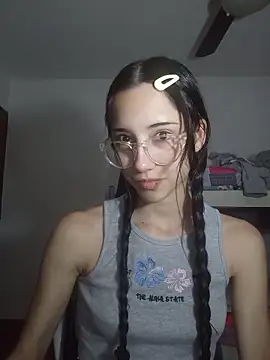 isaaabelaaa online show from March 23, 2026, 11:20 pm