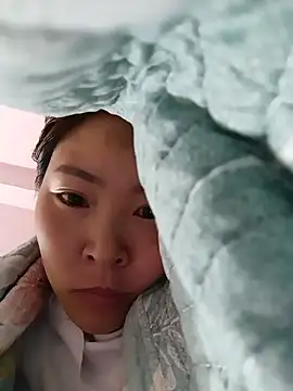 Snapshot of Yiyoongg chatting on June 20, 2026, 3:53 am Yiyoongg online show from June 20, 2026, 3:53 am