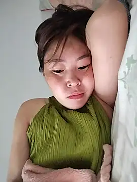 Snapshot of Yiyoongg chatting on July 12, 2026, 10:23 pm Yiyoongg online show from July 12, 2026, 10:23 pm