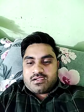 Snapshot of loyalboy_0052 chatting on April 15, 2026, 8:09 pm loyalboy 0052 online show from April 15, 2026, 8:09 pm