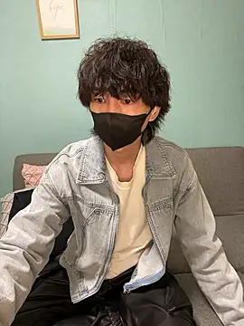 --ha-ru-- online show from April 15, 2026, 9:05 am