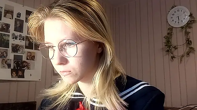 RunawayBr1de online show from February 17, 2026, 2:24 pm