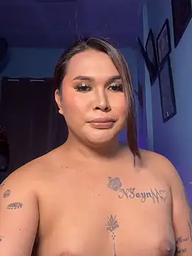 hollynicole online show from May 4, 2026, 12:56 pm