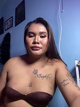 Snapshot of hollynicole chatting on June 17, 2026, 7:04 pm hollynicole online show from June 17, 2026, 7:04 pm
