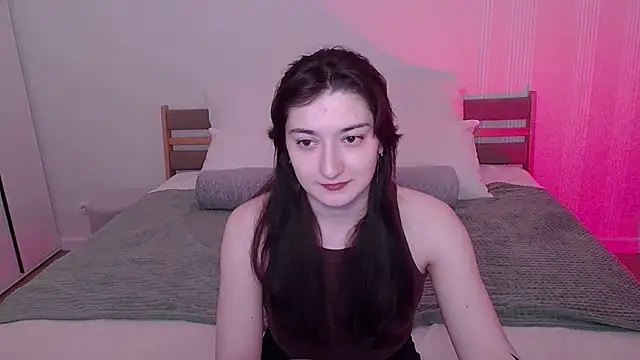 RosieGloom online show from March 26, 2026, 6:35 pm