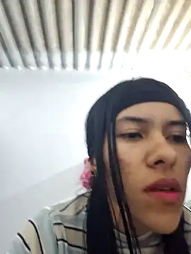 Alannys19 online show from February 19, 2026, 3:57 am