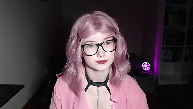 LunaXcherry online show from March 4, 2026, 5:41 pm