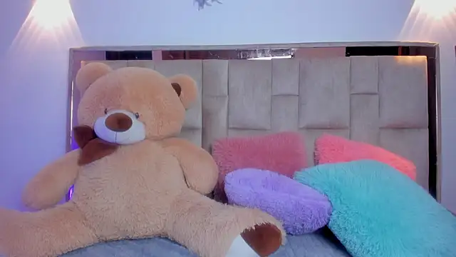 Snapshot of JuliettaArlet chatting on May 27, 2026, 11:07 am JuliettaArlet online show from May 27, 2026, 11:07 am
