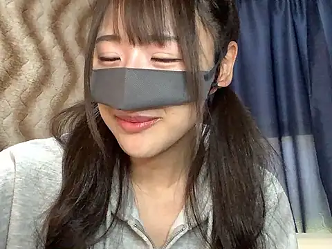 cocomi-coco0209 online show from May 17, 2026, 8:34 am