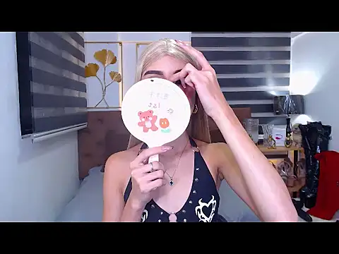 Snapshot of JuicyCockThea chatting on June 20, 2026, 2:09 pm JuicyCockThea online show from June 20, 2026, 2:09 pm