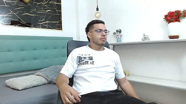 Snapshot of Trevor_Ash chatting on February 11, 2026, 3:33 am Trevor Ash online show from February 11, 2026, 3:33 am