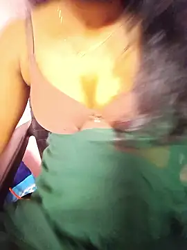 manu sexy  online show from April 1, 2026, 1:41 pm