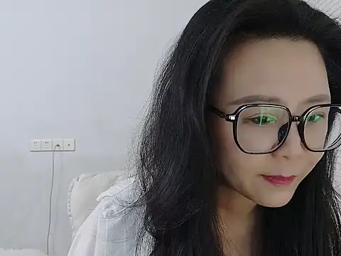 yunchui0101 online show from February 12, 2026, 6:08 am