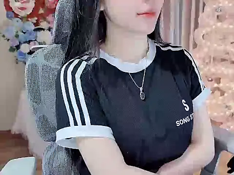 Agnelyn    online show from June 22, 2026, 11:40 am