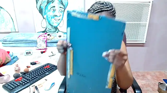 Snapshot of TyraHotxxx chatting on April 14, 2026, 6:19 am TyraHotxxx online show from April 14, 2026, 6:19 am