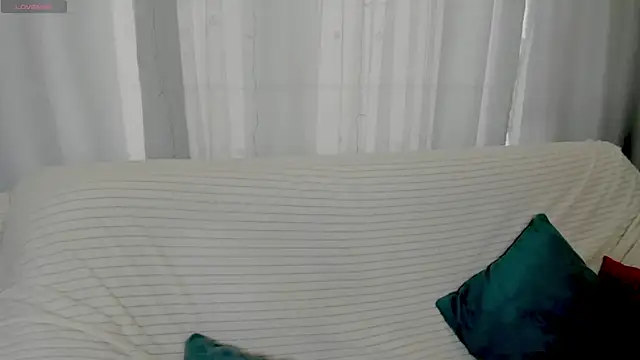 EmilyTrase online show from April 18, 2026, 1:09 am