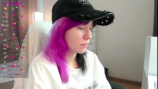 EmilyTrase online show from June 30, 2026, 1:17 am