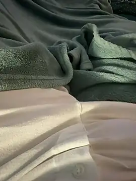 Snapshot of Thomascrtz chatting on March 18, 2026, 7:50 pm Thomascrtz online show from March 18, 2026, 7:50 pm