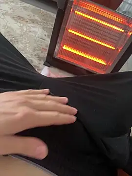 Snapshot of fenasixx chatting on February 25, 2026, 11:42 am fenasixx online show from February 25, 2026, 11:42 am