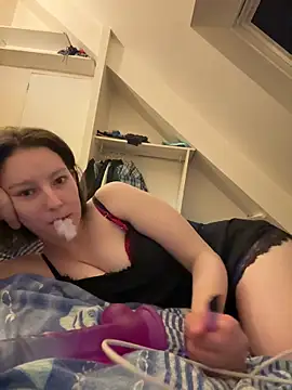 Mis-Elisa96 online show from April 18, 2026, 7:18 pm